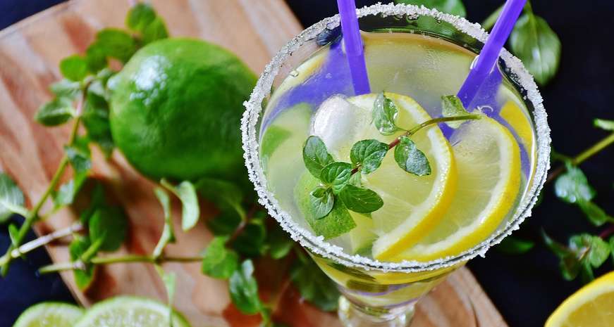 5 cocktails perfect for the patio