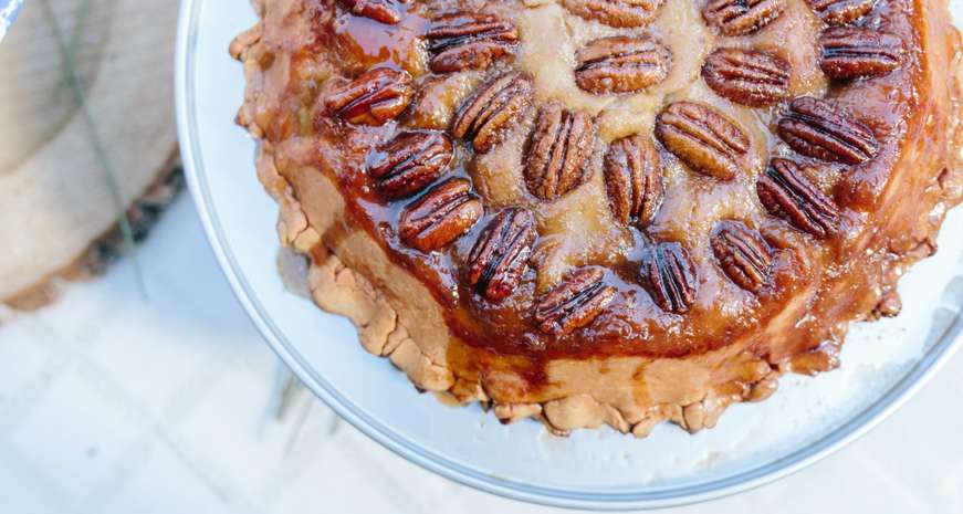 Upside-down apple pie