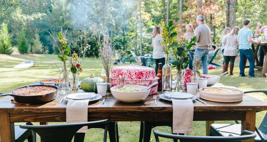 outdoor thanksgiving table