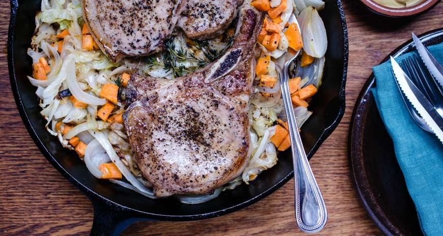 Skillet supper pork chop