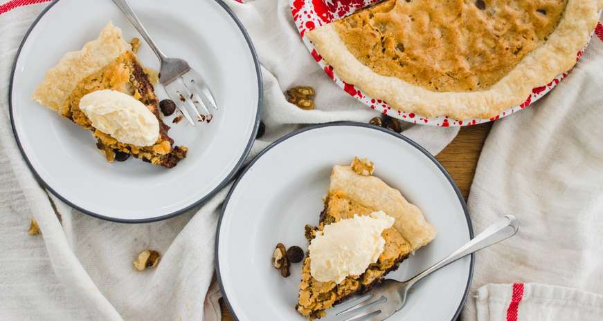 Chocolate nut pie