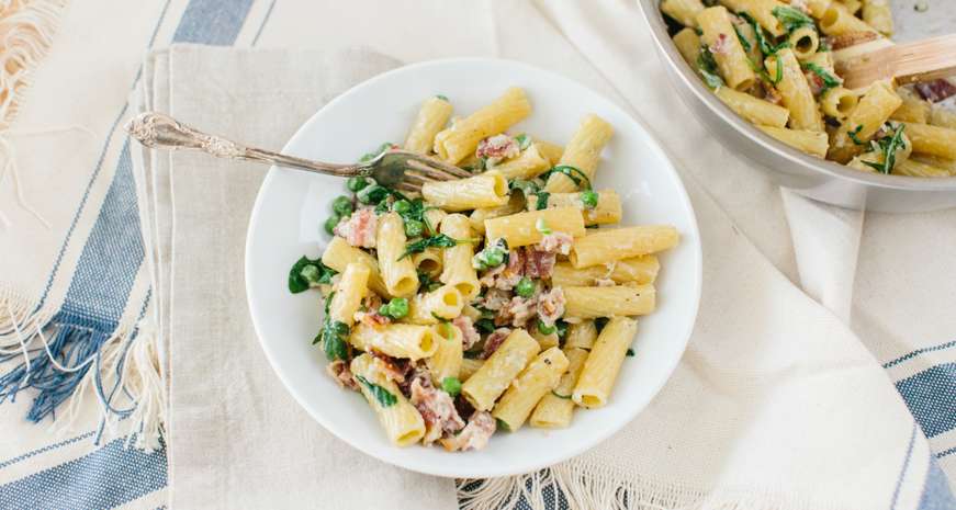Rigatoni with Peas and Bacon