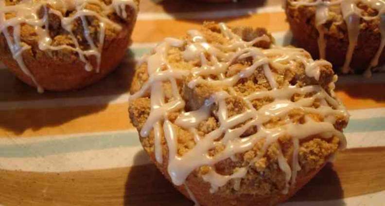 Apple Cream Cheese Crumb Cakes